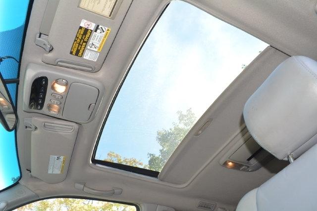 Toyota Sequoia 4dr Limited 4WD (Natl) 2005