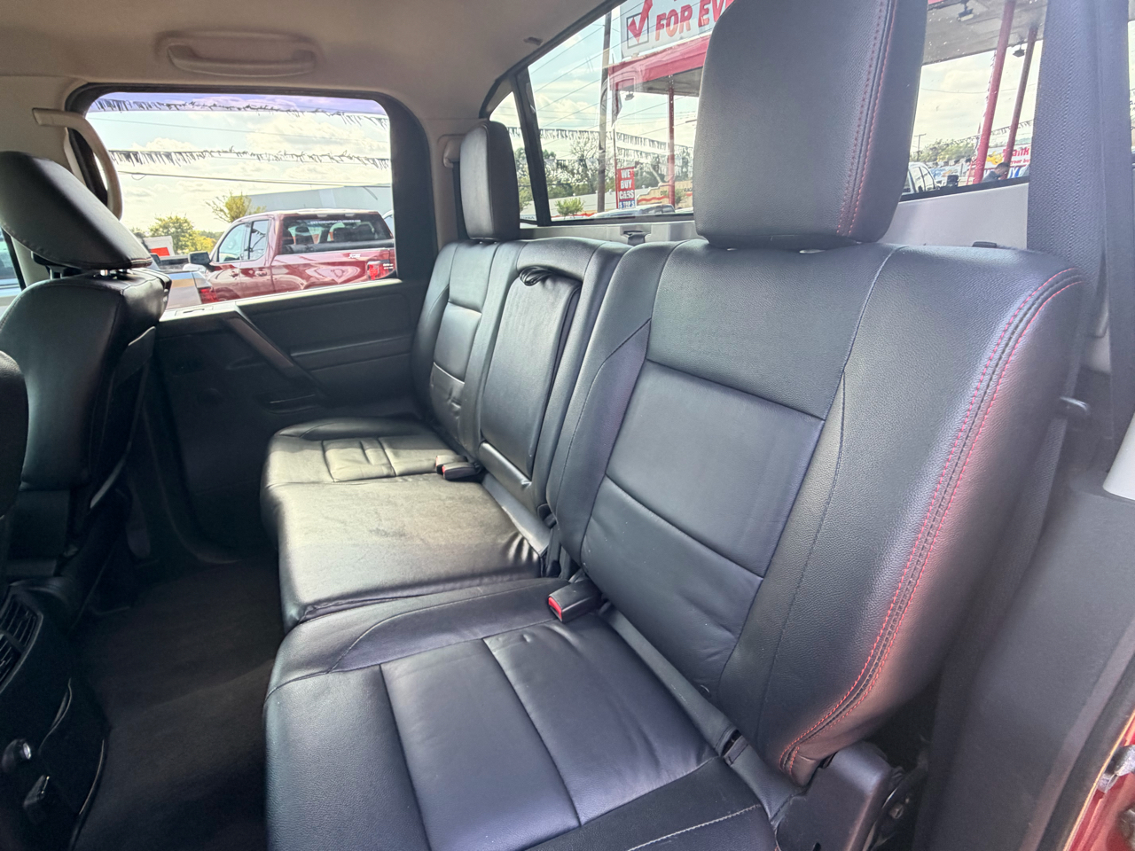 Nissan Titan 4WD Crew Cab SWB SV 2014 Nissan Titan 4WD Crew Cab SWB SV 2014