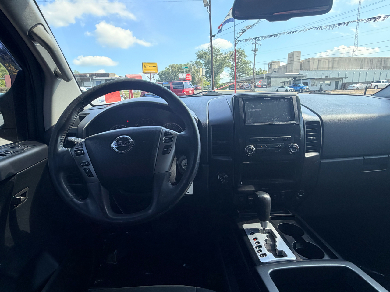 Nissan Titan 4WD Crew Cab SWB SV 2014 Nissan Titan 4WD Crew Cab SWB SV 2014