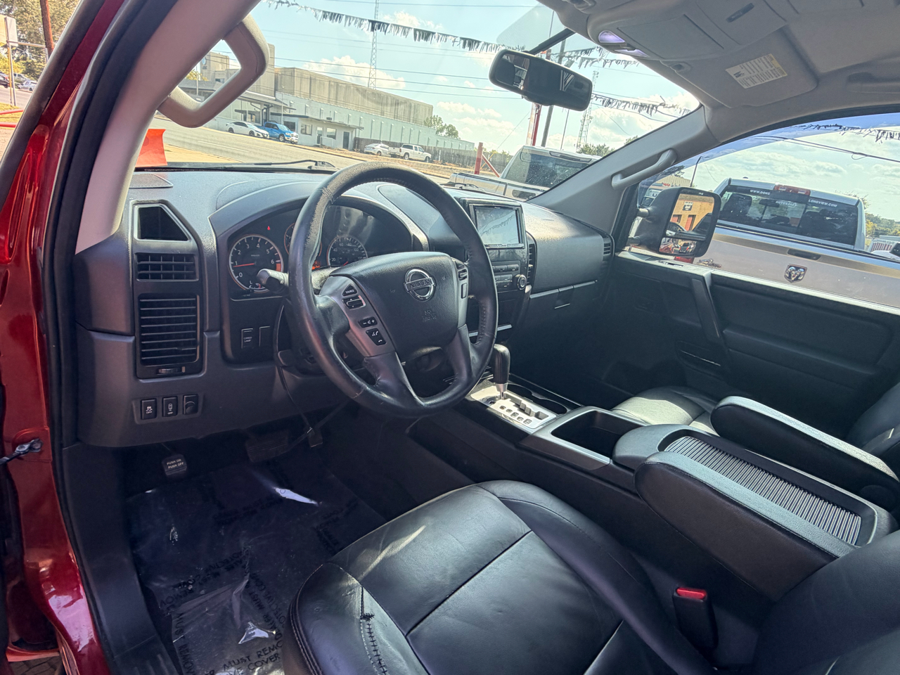 Nissan Titan 4WD Crew Cab SWB SV 2014 Nissan Titan 4WD Crew Cab SWB SV 2014