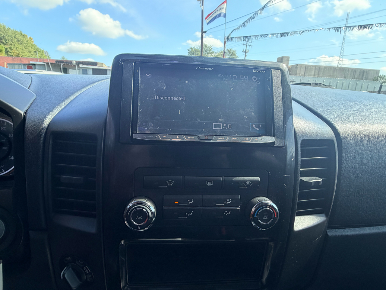 Nissan Titan 4WD Crew Cab SWB SV 2014 Nissan Titan 4WD Crew Cab SWB SV 2014