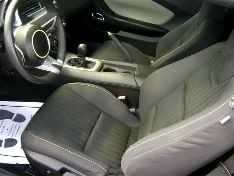 2010 Chevrolet Camaro LS Coupe photo 9