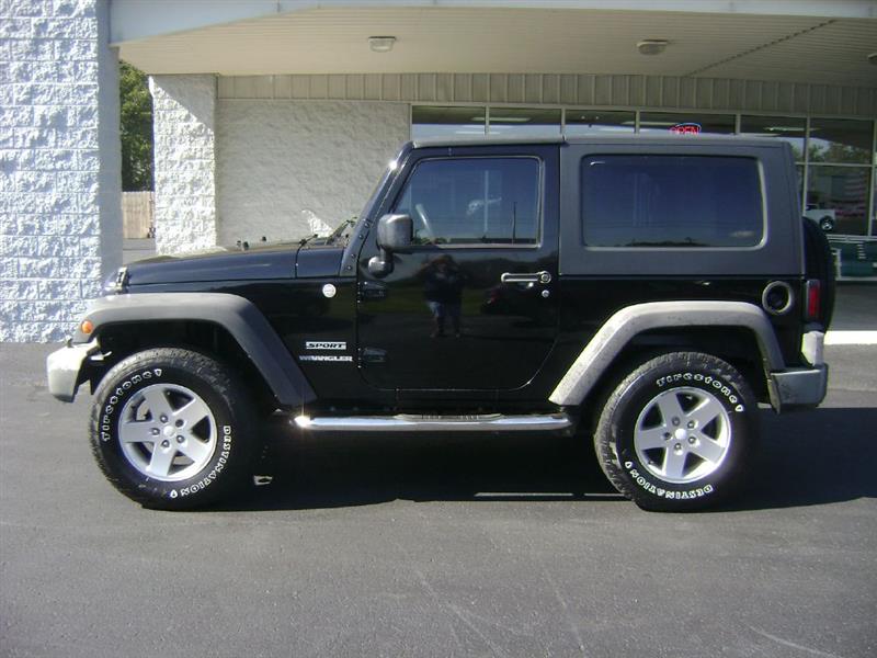 2010 Jeep Wrangler Sport photo 3