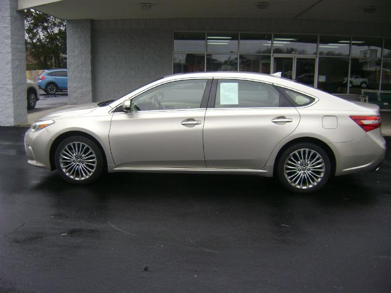Toyota Avalon XLE 2018
