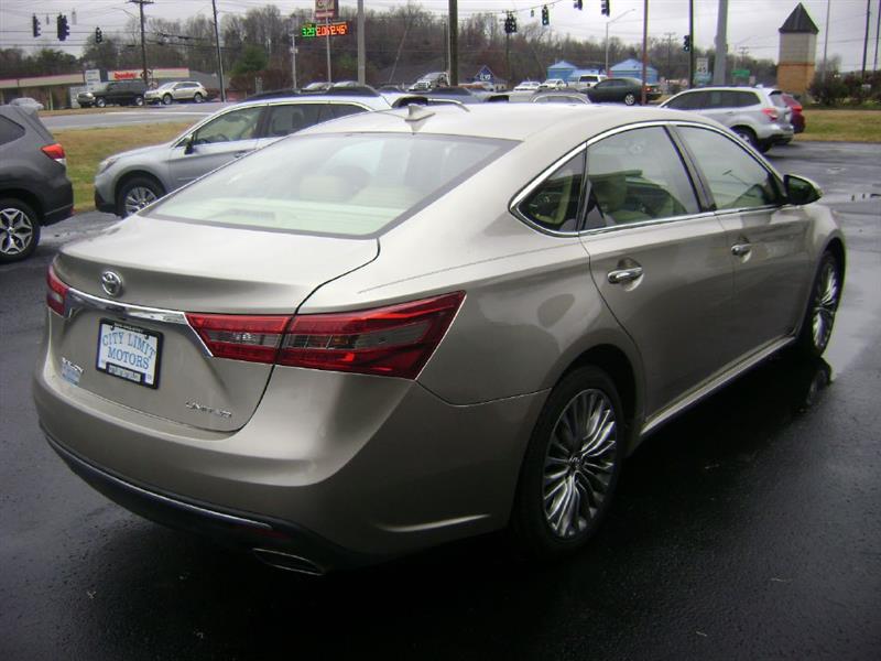 Toyota Avalon XLE 2018