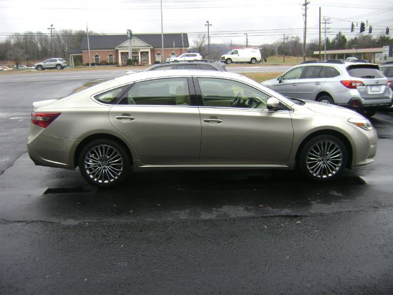 Toyota Avalon XLE 2018