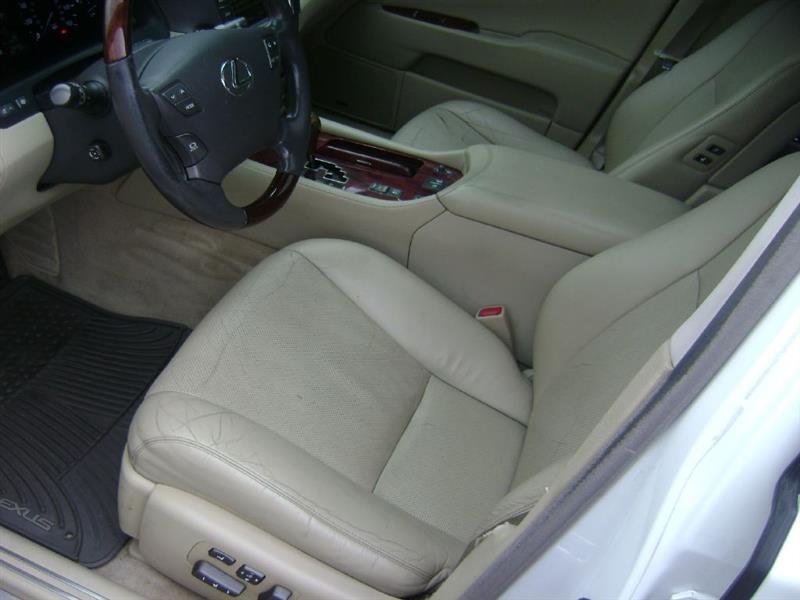 Lexus LS 460 Luxury Sedan 2007