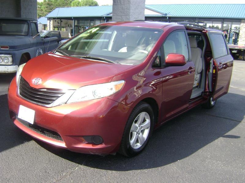 Toyota Sienna LE FWD 8-Passenger V6 2014