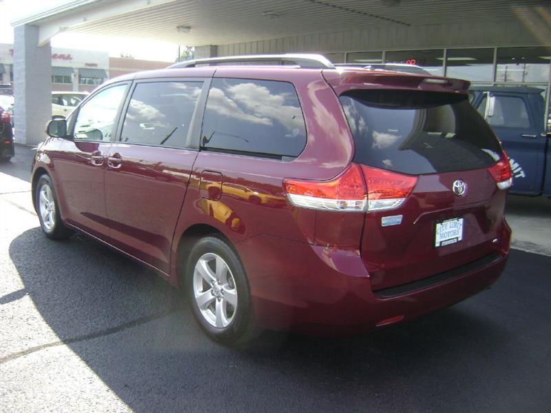 Toyota Sienna LE FWD 8-Passenger V6 2014