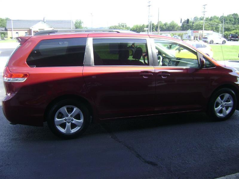 Toyota Sienna LE FWD 8-Passenger V6 2014