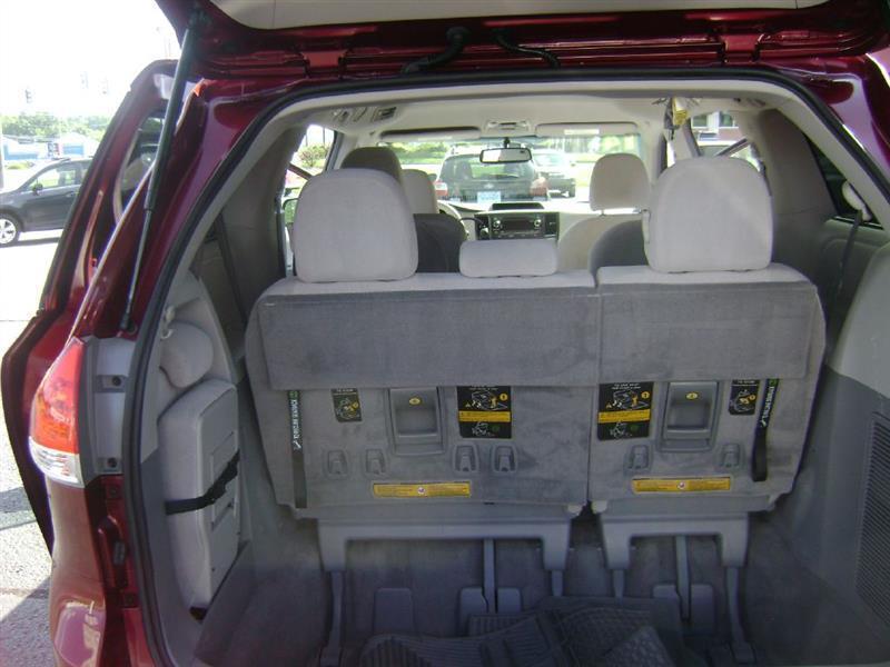 Toyota Sienna LE FWD 8-Passenger V6 2014