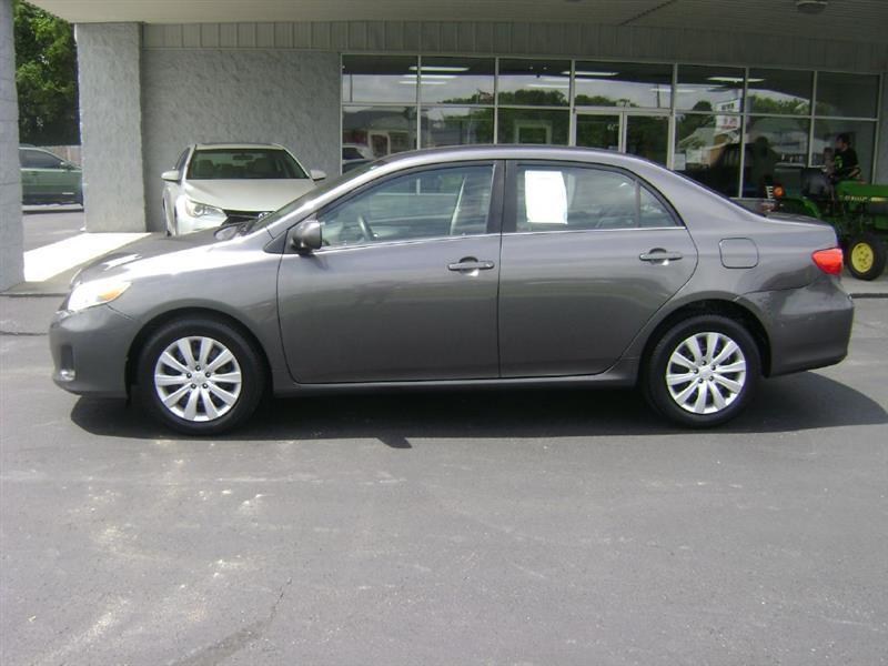 Toyota Corolla LE 4-Speed AT 2013