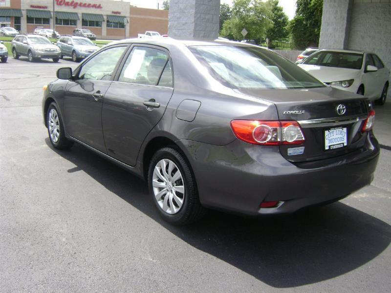 Toyota Corolla LE 4-Speed AT 2013