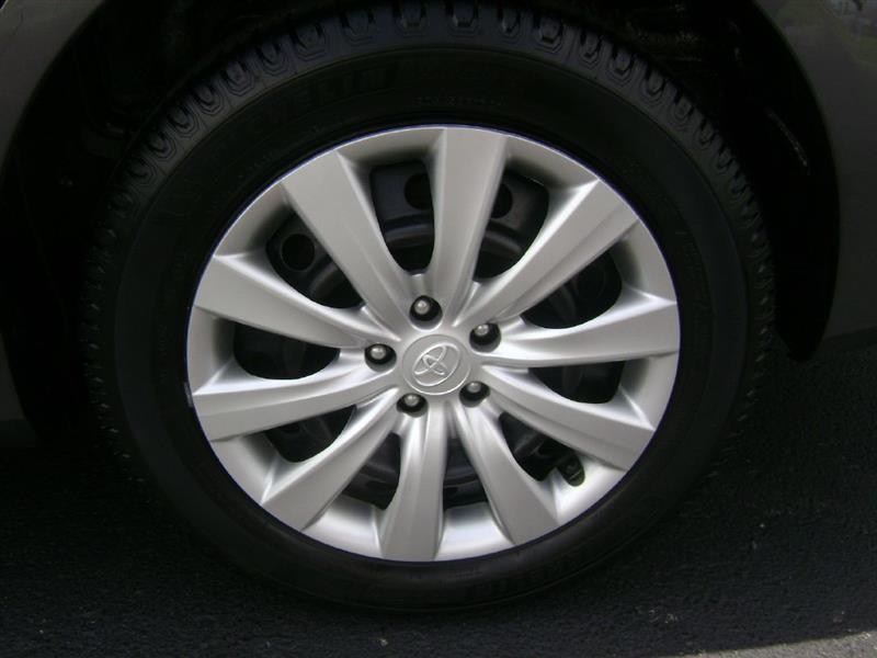 Toyota Corolla LE 4-Speed AT 2013