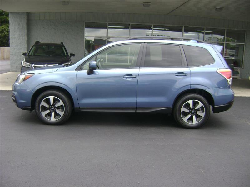 Subaru Forester 2.5i Premium PZEV CVT 2017