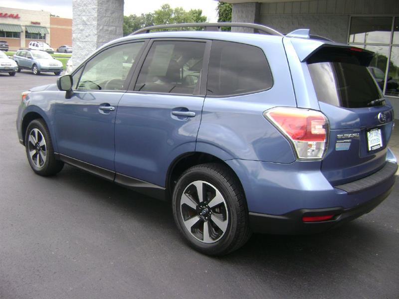Subaru Forester 2.5i Premium PZEV CVT 2017