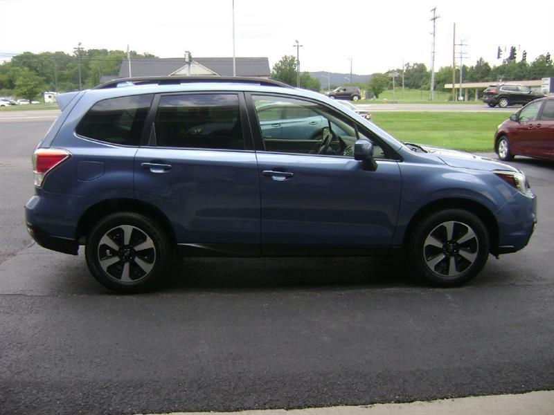 Subaru Forester 2.5i Premium PZEV CVT 2017