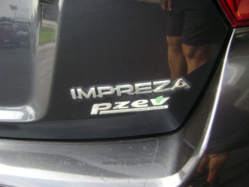 Subaru Impreza Base 5-Door 2013