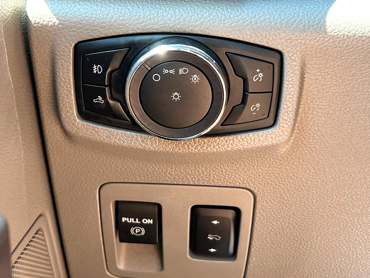 Ford F-150 XLT SuperCrew 5.5-ft. Bed 4WD 2019 Ford F-150 XLT SuperCrew 5.5-ft. Bed 4WD 2019