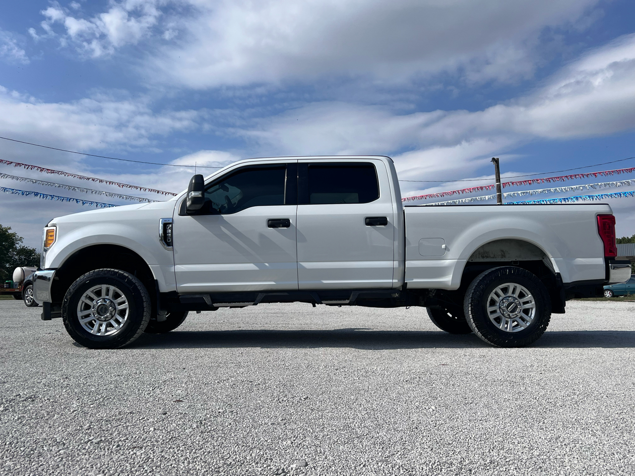 Ford F-250 SD XLT Crew Cab 4WD 2017 Ford F-250 SD XLT Crew Cab 4WD 2017