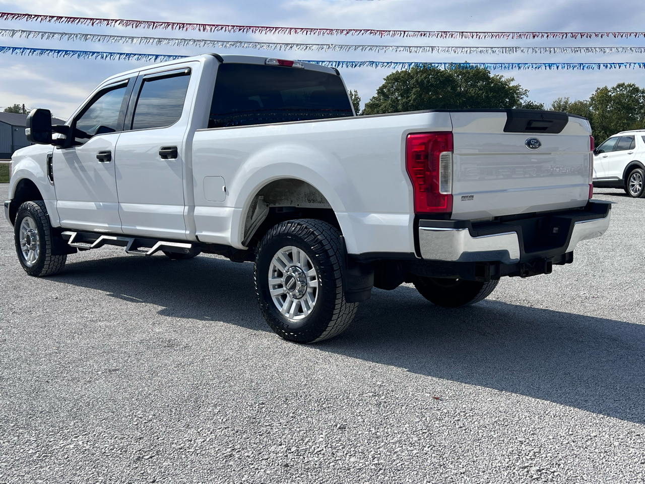 Ford F-250 SD XLT Crew Cab 4WD 2017 Ford F-250 SD XLT Crew Cab 4WD 2017