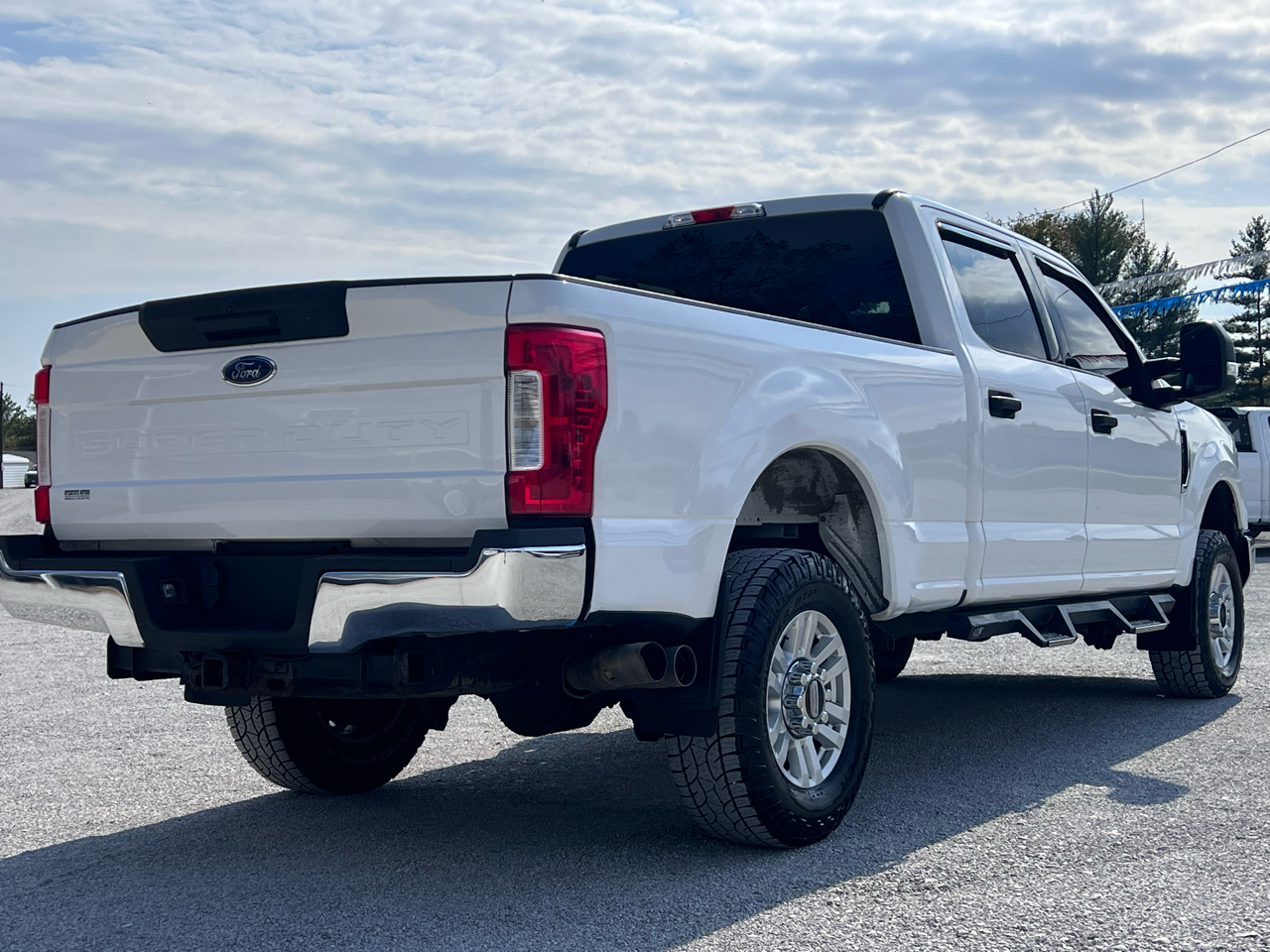 Ford F-250 SD XLT Crew Cab 4WD 2017 Ford F-250 SD XLT Crew Cab 4WD 2017