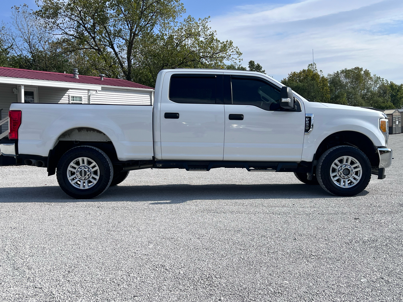 Ford F-250 SD XLT Crew Cab 4WD 2017 Ford F-250 SD XLT Crew Cab 4WD 2017