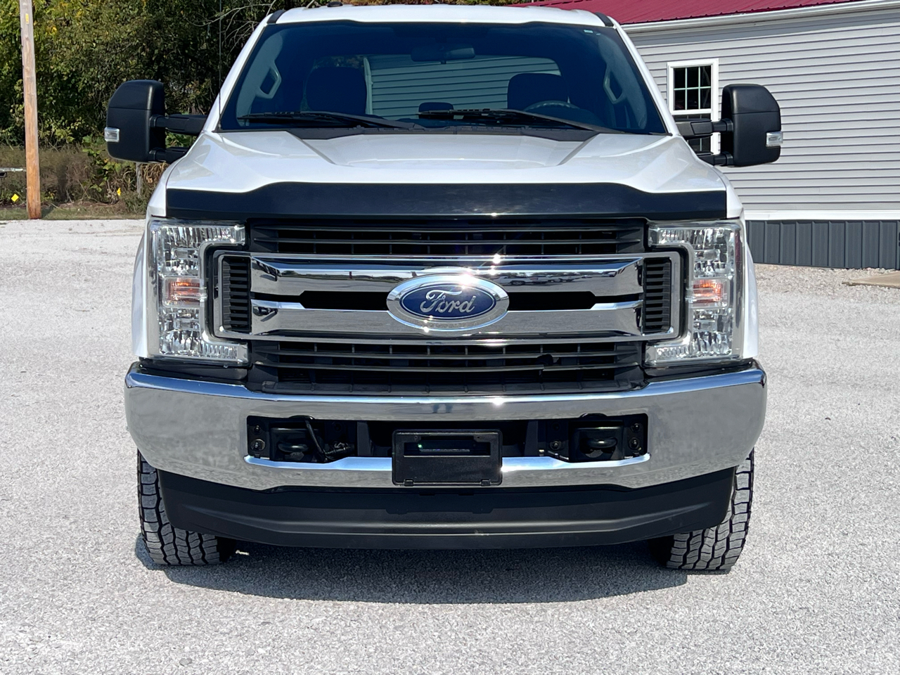 Ford F-250 SD XLT Crew Cab 4WD 2017 Ford F-250 SD XLT Crew Cab 4WD 2017