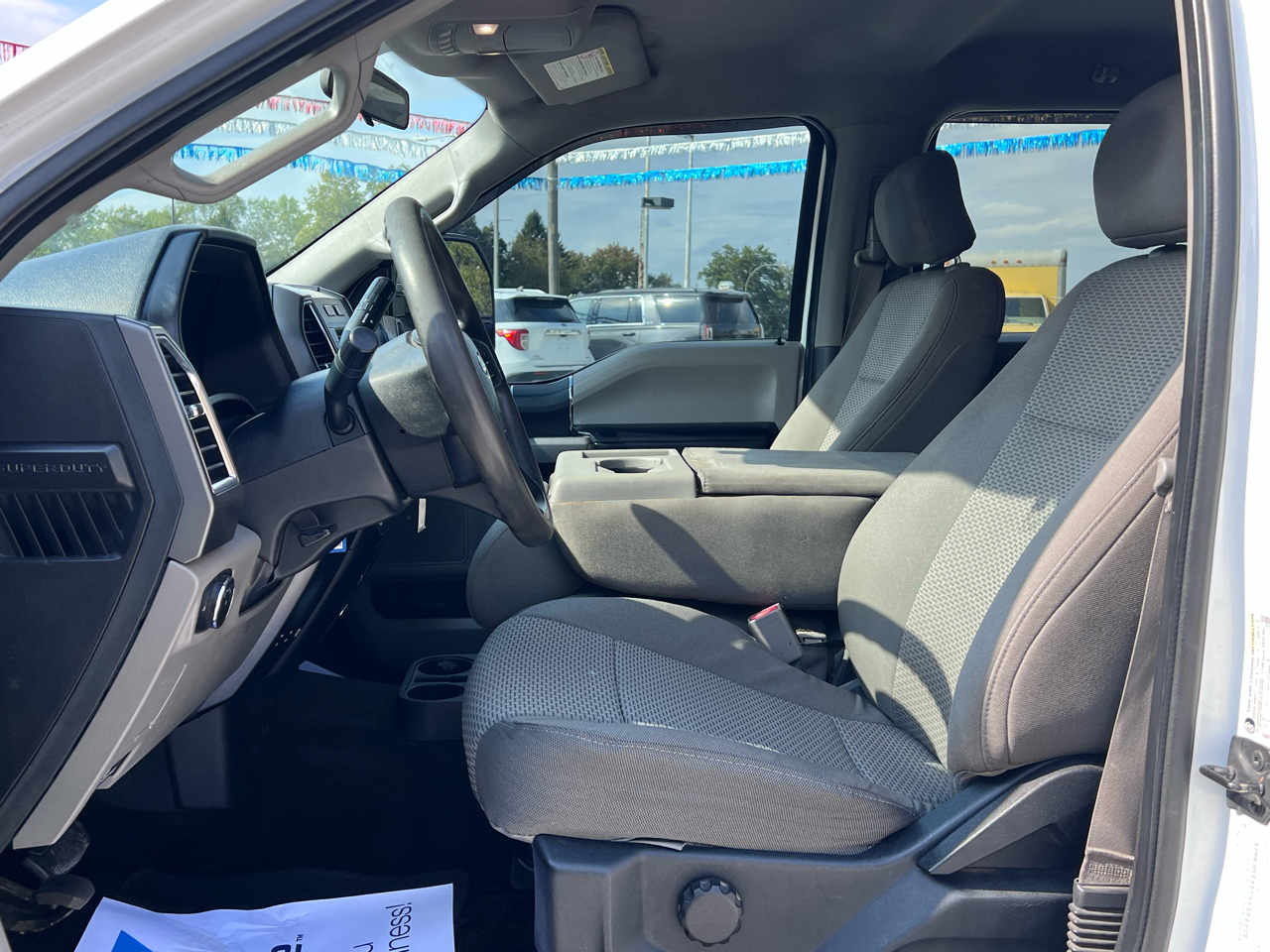 Ford F-250 SD XLT Crew Cab 4WD 2017 Ford F-250 SD XLT Crew Cab 4WD 2017