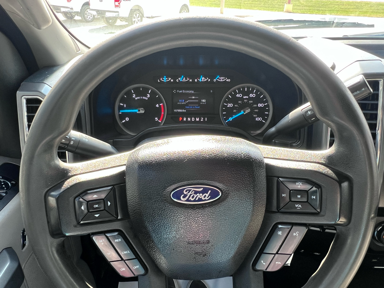 Ford F-250 SD XLT Crew Cab 4WD 2017 Ford F-250 SD XLT Crew Cab 4WD 2017