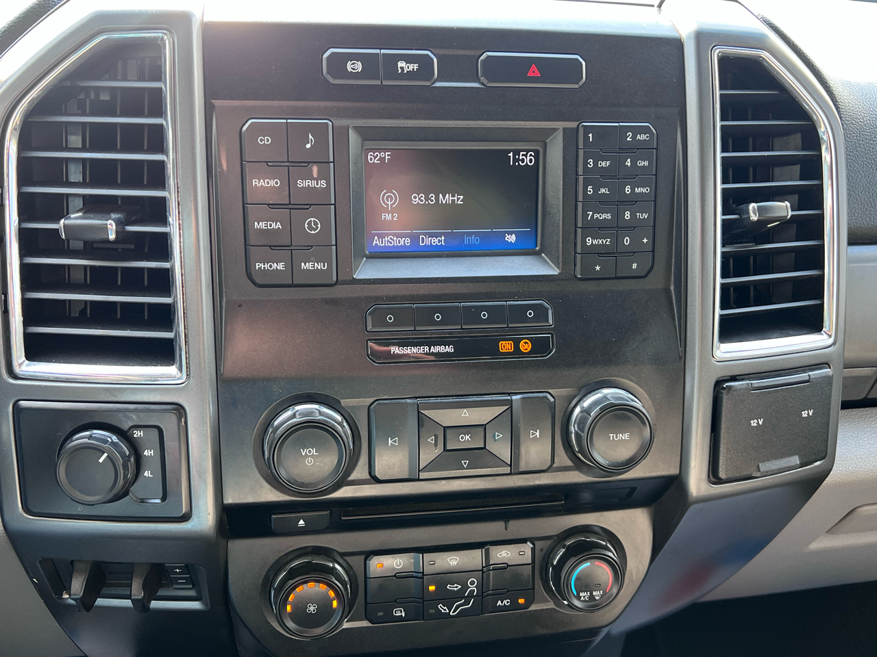 Ford F-250 SD XLT Crew Cab 4WD 2017 Ford F-250 SD XLT Crew Cab 4WD 2017