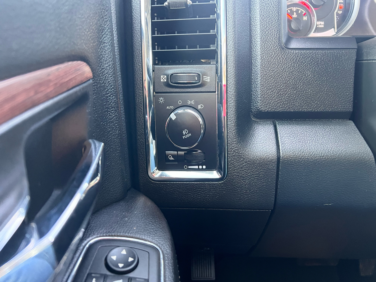 RAM 2500 Laramie Mega Cab 4WD 2018