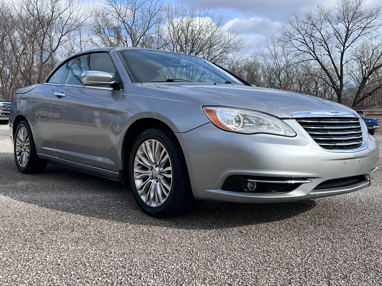 Chrysler 200 Limited Convertible 2013