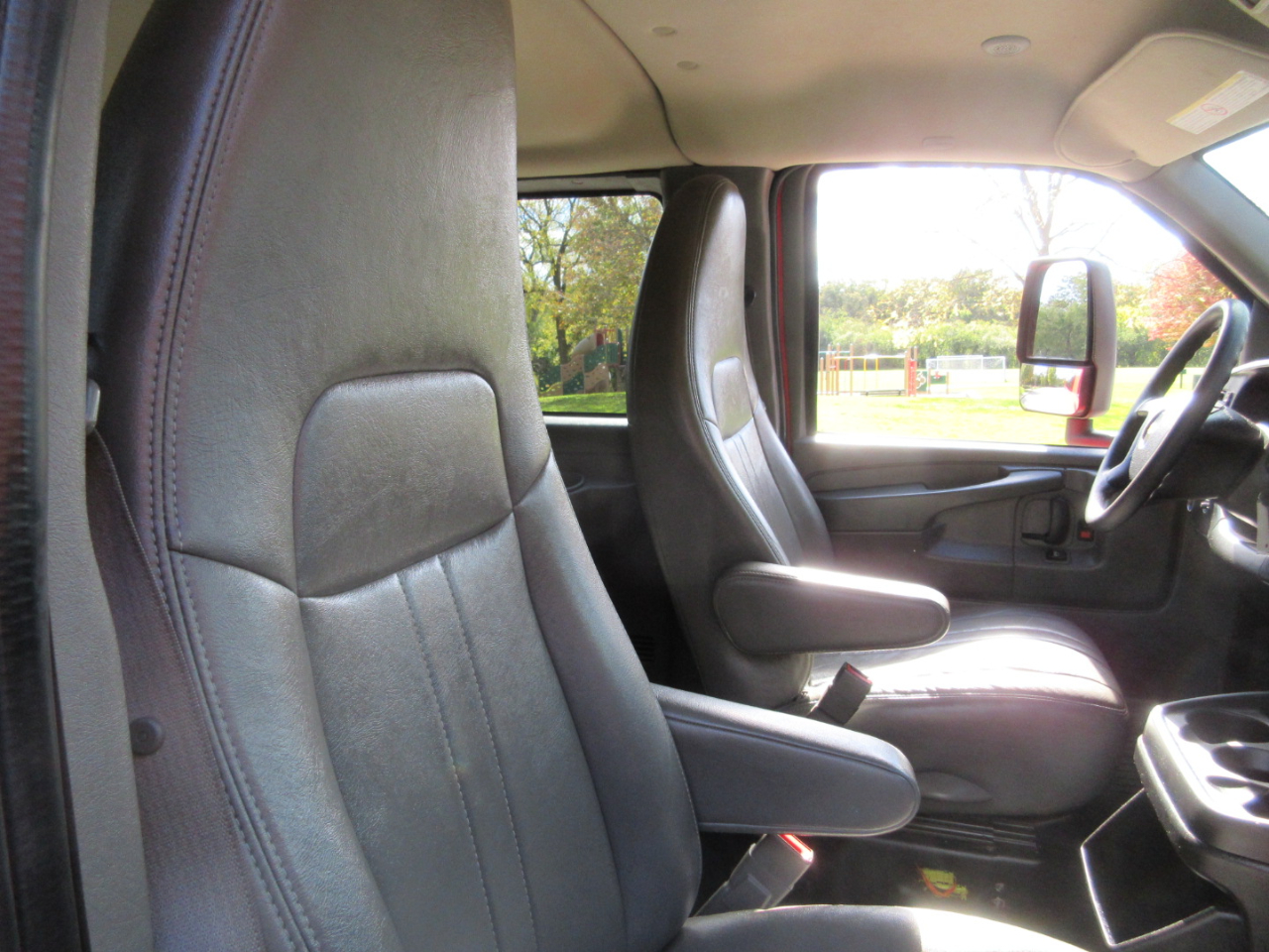 Chevrolet Express LS 2500 2015 Chevrolet Express LS 2500 2015