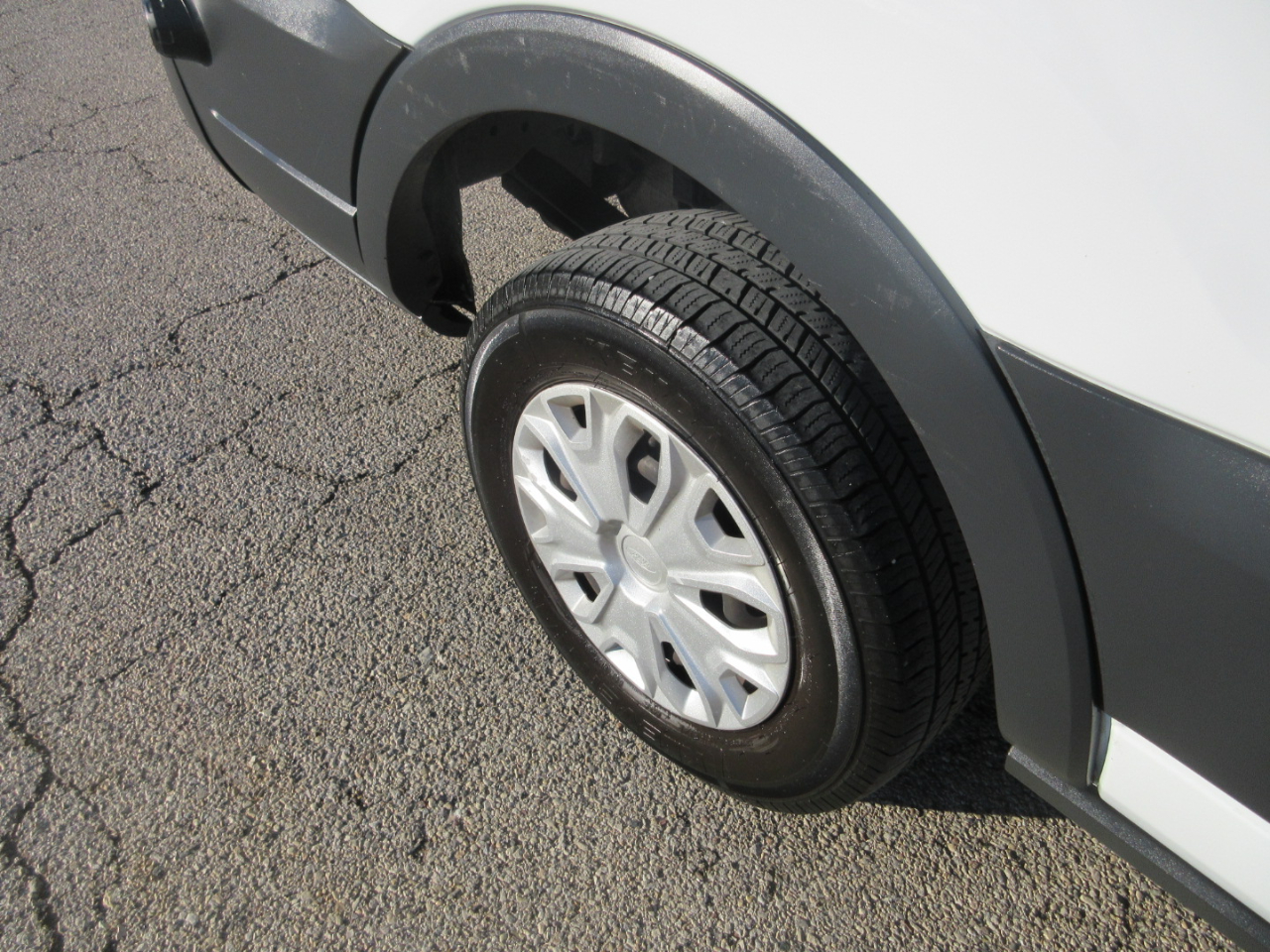 Ford Transit 350 Van Med. Roof w/Sliding Pass. 148-in. WB 2018