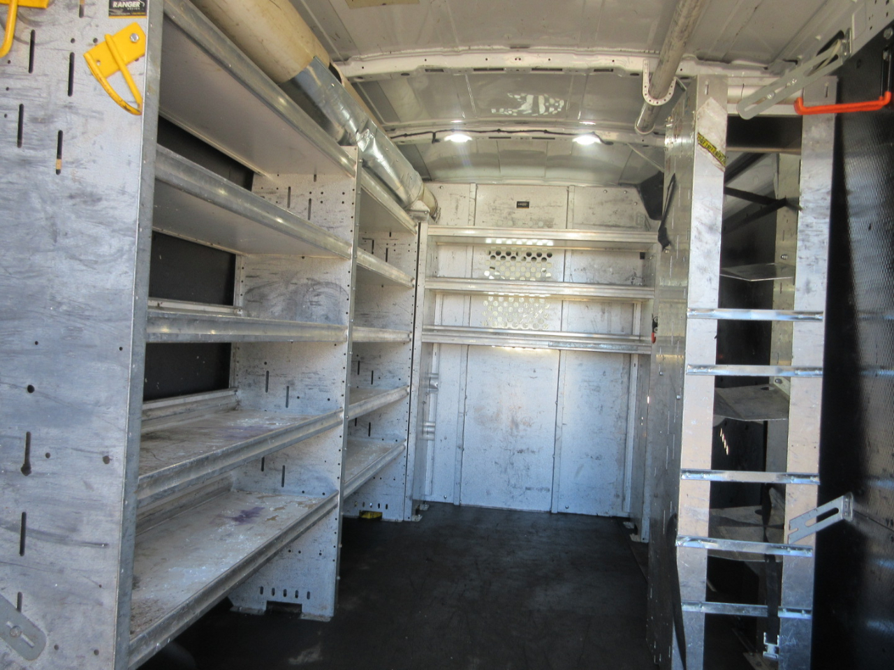 Ford Transit 350 Van Med. Roof w/Sliding Pass. 148-in. WB 2018