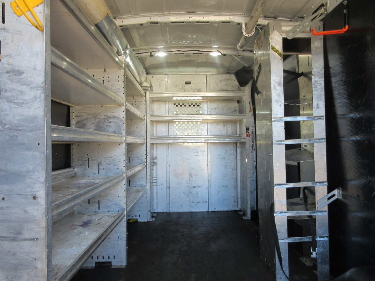 Ford Transit 350 Van Med. Roof w/Sliding Pass. 148-in. WB 2018