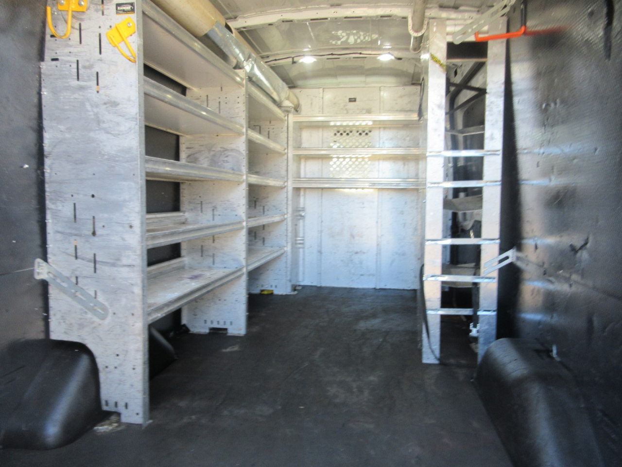 Ford Transit 350 Van Med. Roof w/Sliding Pass. 148-in. WB 2018