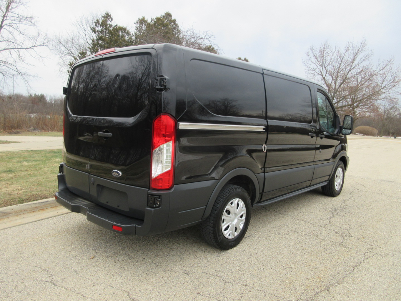 Ford Transit 150 Van Low Roof w/Sliding Pass. 130-in. WB 2017