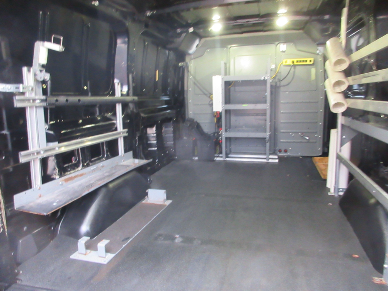 Ford Transit 150 Van Low Roof w/Sliding Pass. 130-in. WB 2017