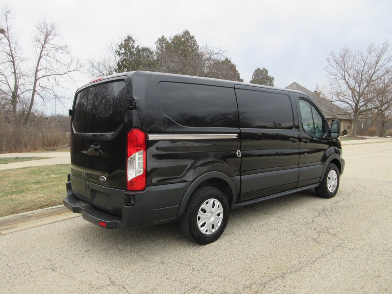 Ford Transit 150 Van Low Roof w/Sliding Pass. 130-in. WB 2017