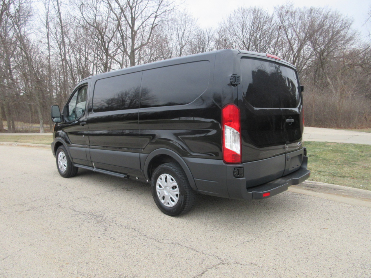 Ford Transit 150 Van Low Roof w/Sliding Pass. 130-in. WB 2017