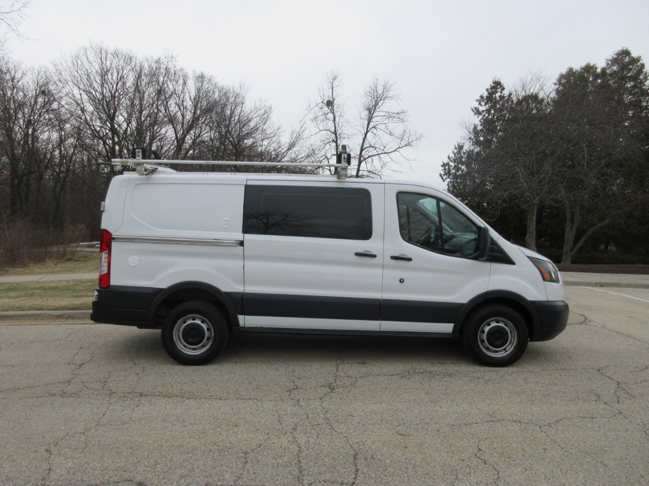 Ford Transit 250 Van Low Roof w/Sliding Pass. 130-in. WB 2015