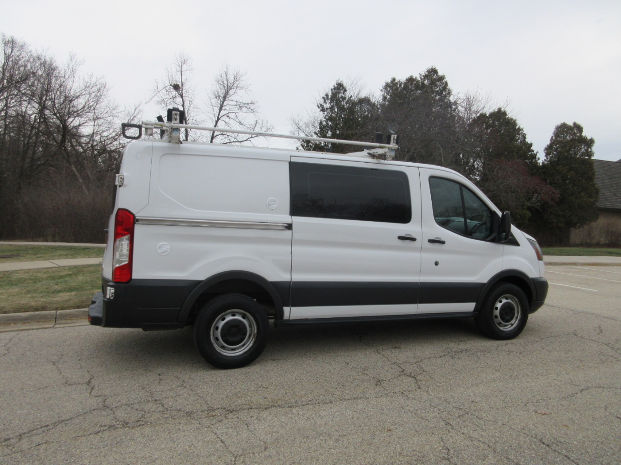 Ford Transit 250 Van Low Roof w/Sliding Pass. 130-in. WB 2015