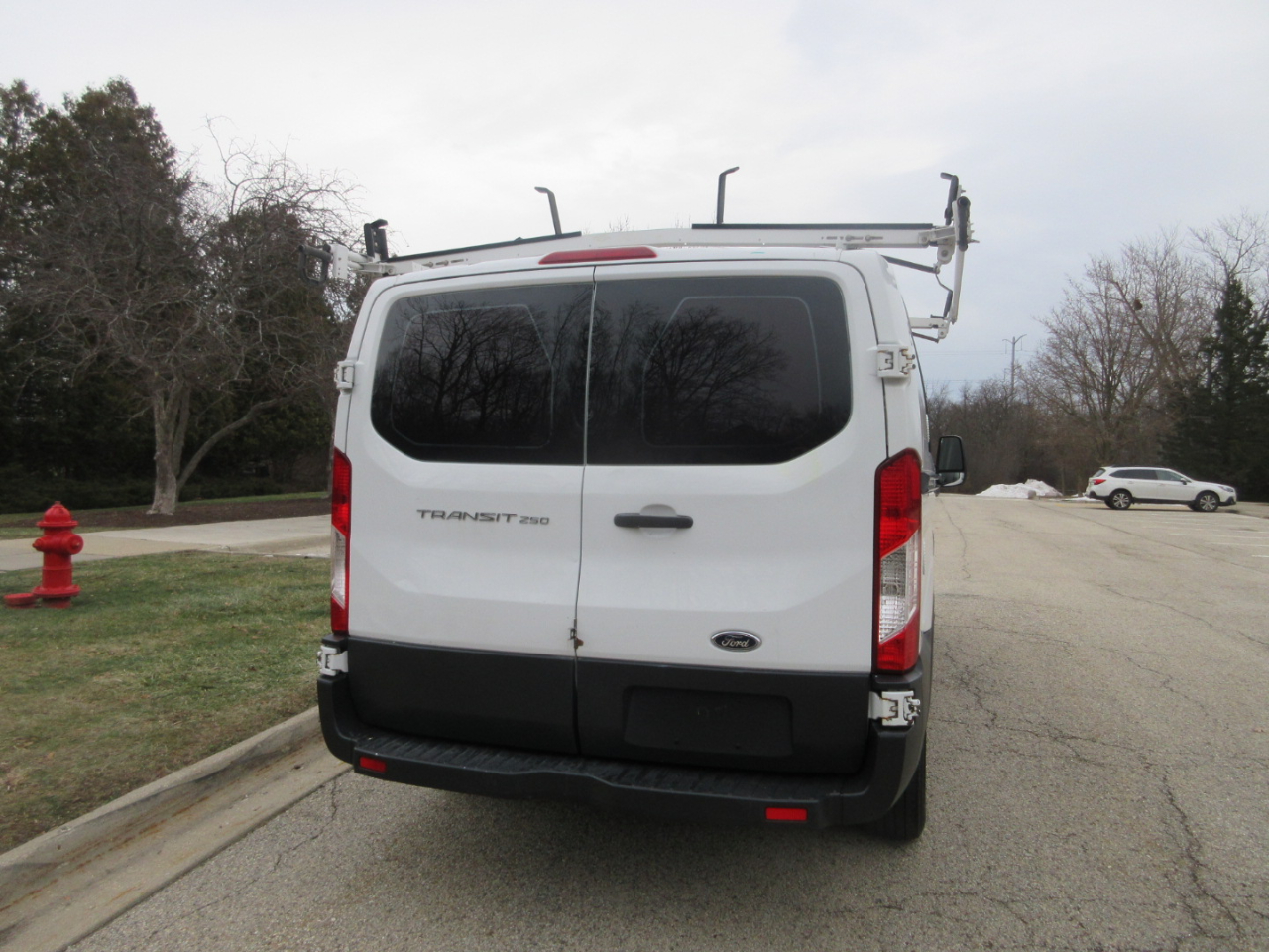 Ford Transit 250 Van Low Roof w/Sliding Pass. 130-in. WB 2015