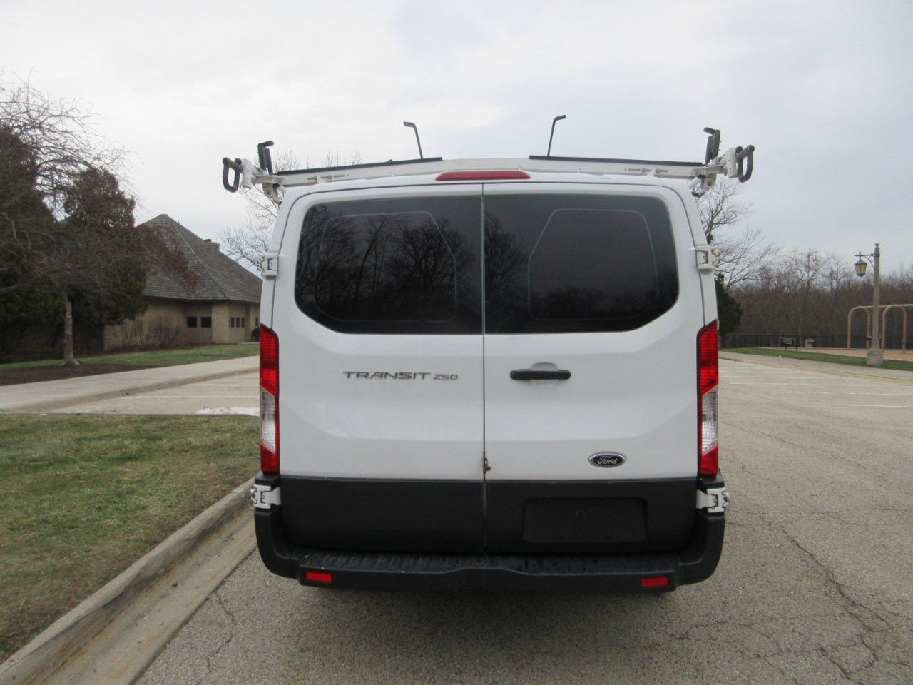 Ford Transit 250 Van Low Roof w/Sliding Pass. 130-in. WB 2015