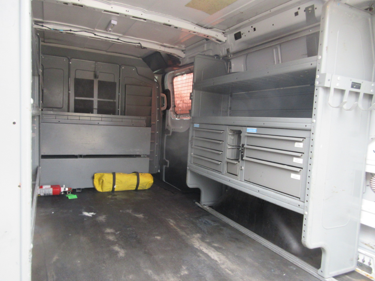 Ford Transit 250 Van Low Roof w/Sliding Pass. 130-in. WB 2015