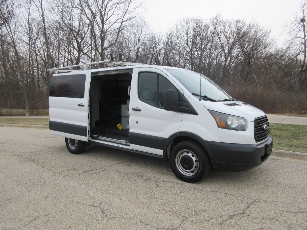 Ford Transit 250 Van Low Roof w/Sliding Pass. 130-in. WB 2015
