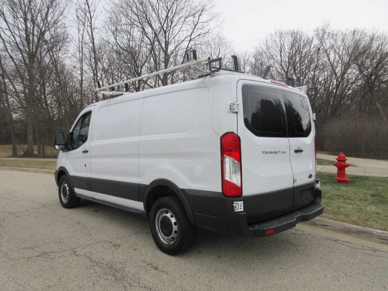 Ford Transit 250 Van Low Roof w/Sliding Pass. 130-in. WB 2015