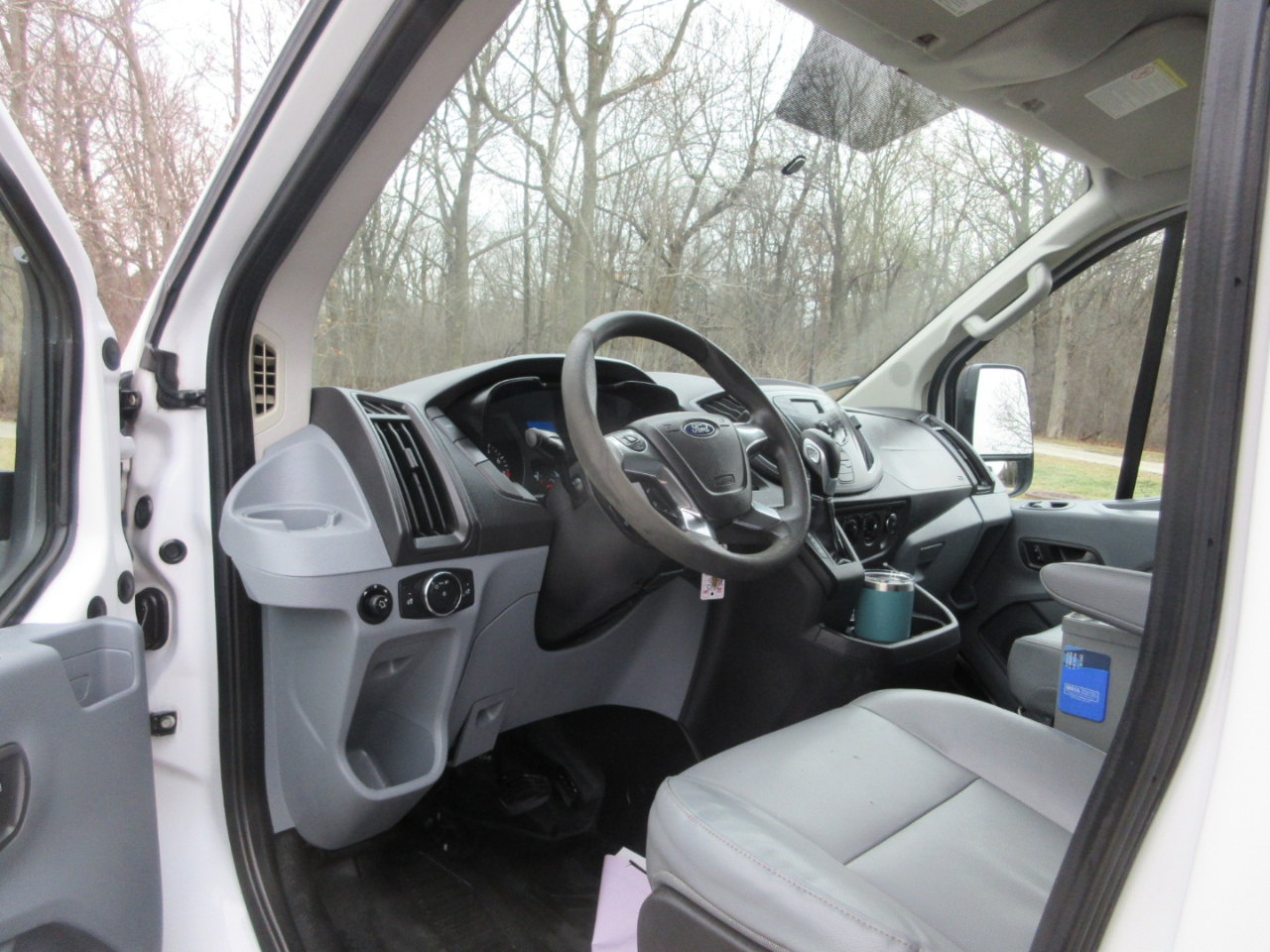 Ford Transit 250 Van Low Roof w/Sliding Pass. 130-in. WB 2015